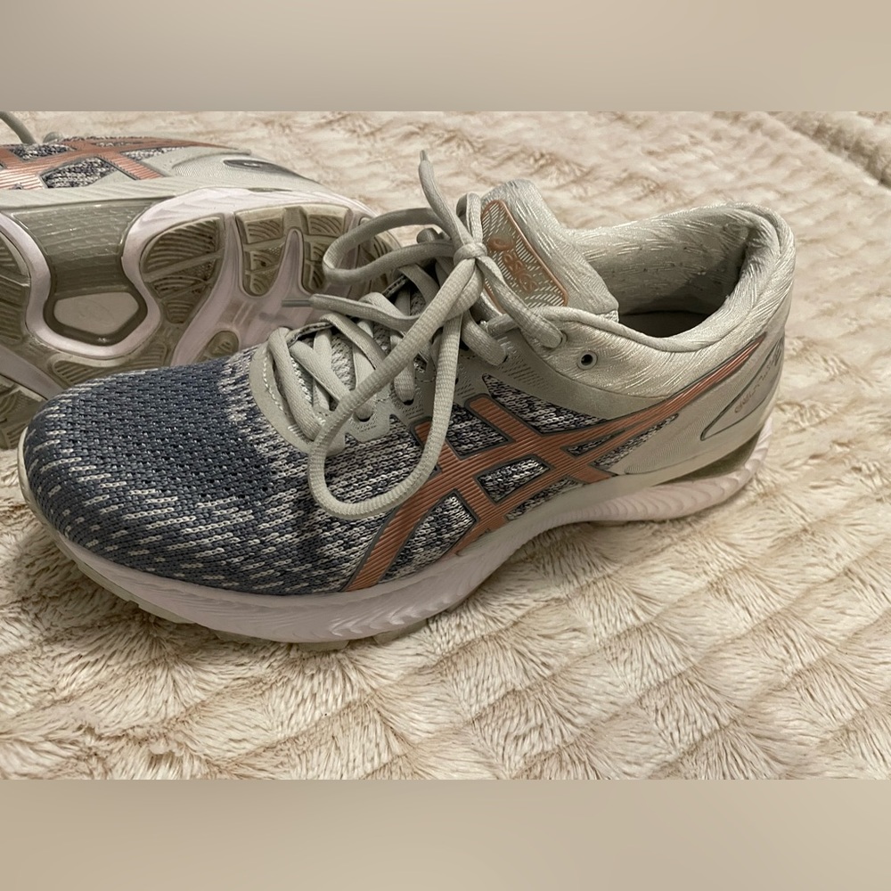 ASICS Gel Nimbus 22 Size 8